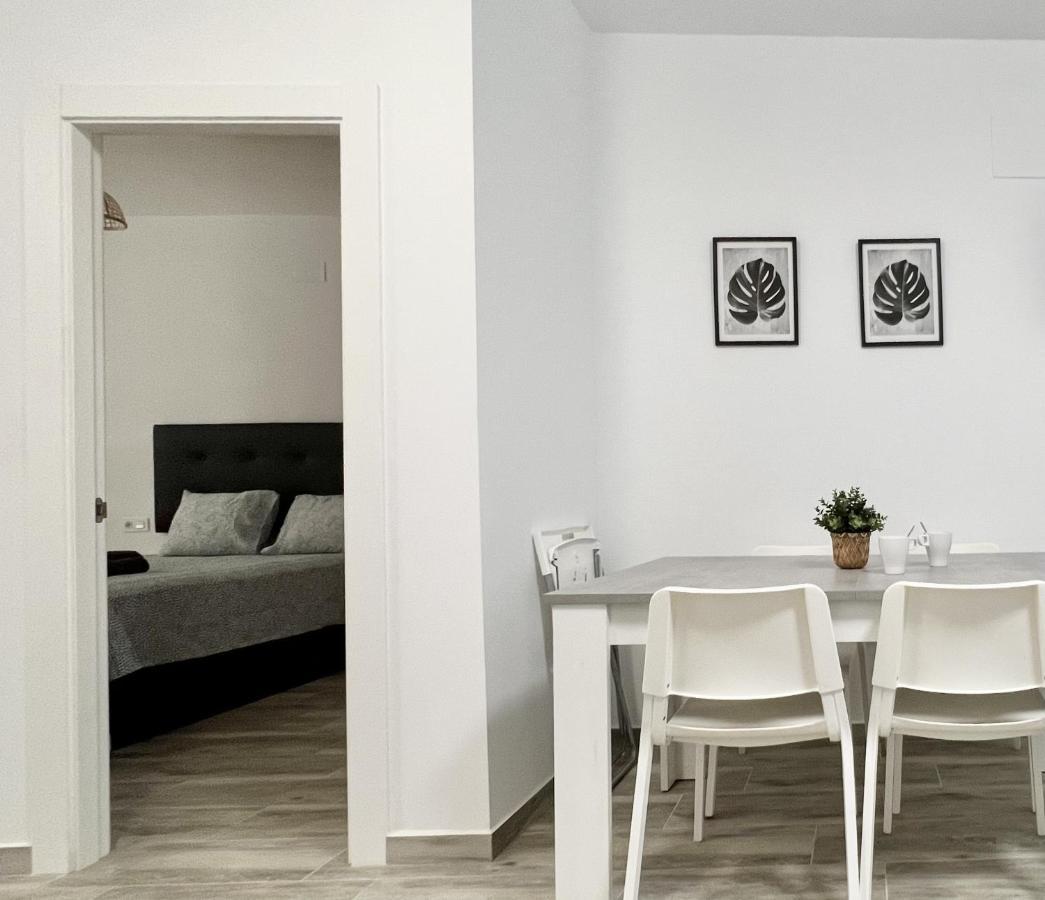 Los Tilos Suites-Vialia マラガ エクステリア 写真