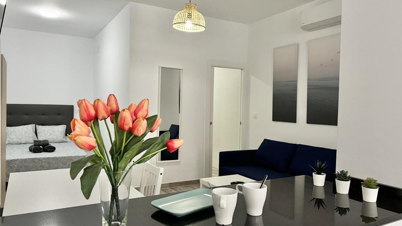 Los Tilos Suites-Vialia マラガ エクステリア 写真