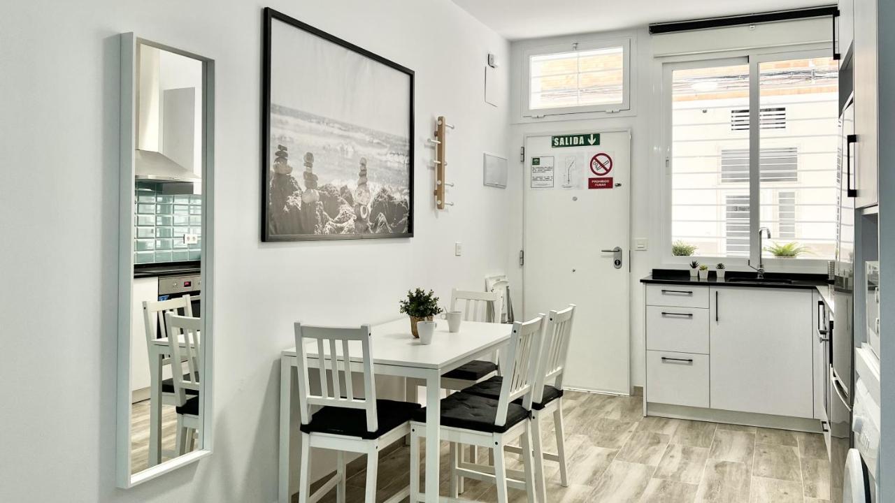 Los Tilos Suites-Vialia マラガ エクステリア 写真
