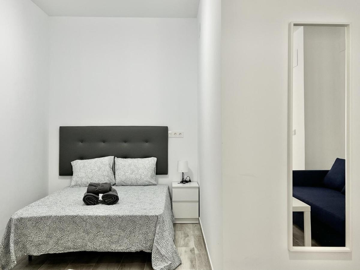 Los Tilos Suites-Vialia マラガ エクステリア 写真